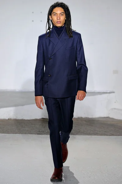 Look 3